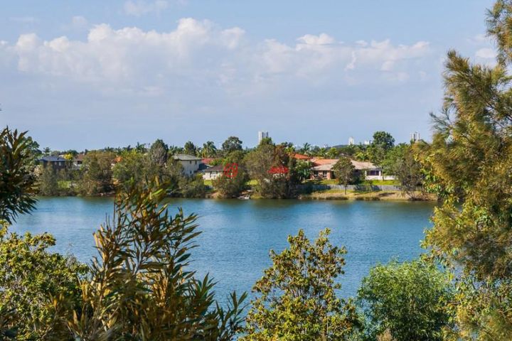 澳大利亚昆士兰varsity lakes4卧3卫的房产